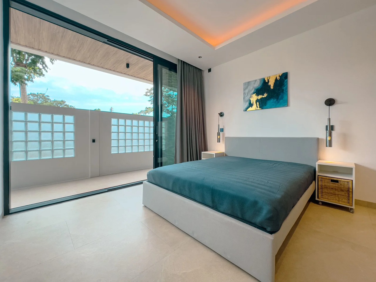 Ultra-Modern 5BR Smart Luxury Villa