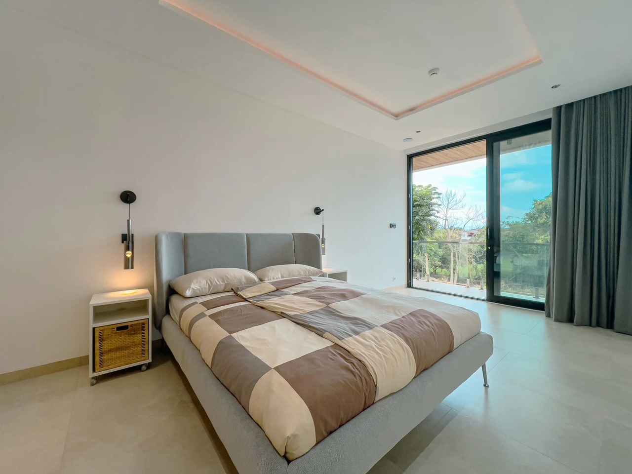 Ultra-Modern 5BR Smart Luxury Villa