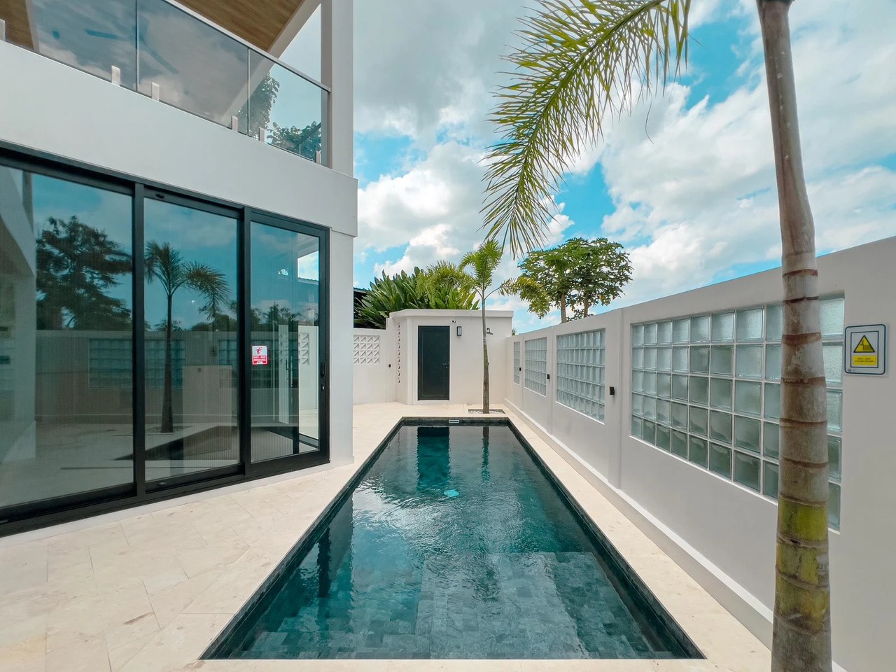 Ultra-Modern 5BR Smart Luxury Villa