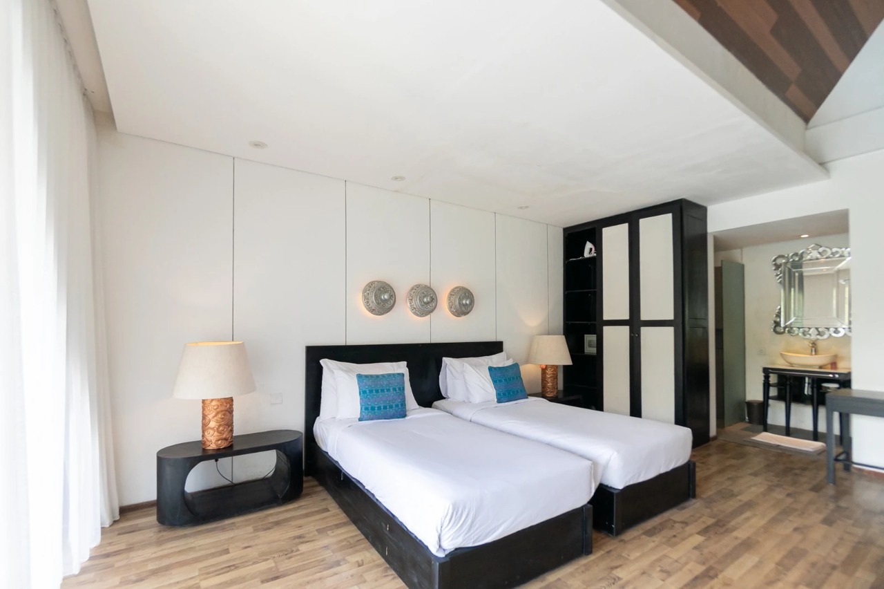 DO 57 - VILLA FOR SALE IN NUSA DUA BALI