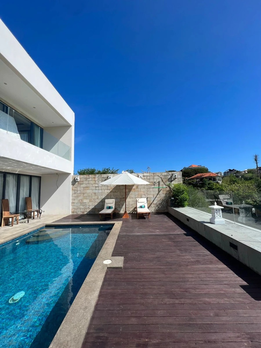 Luxury Uluwatu Villa – Beachside Living