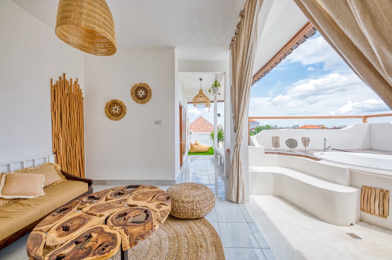 Mediterranean 6BR Family Villa