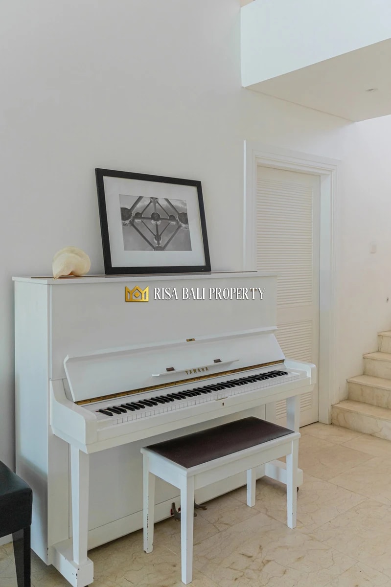 AMAZING LUXURY 10 BEDROOMS VILLA