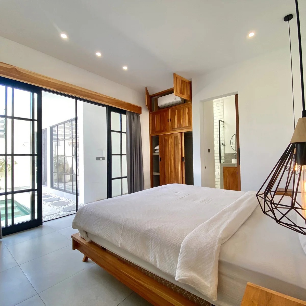 2 Bedroom Villa in Babakan For Rent