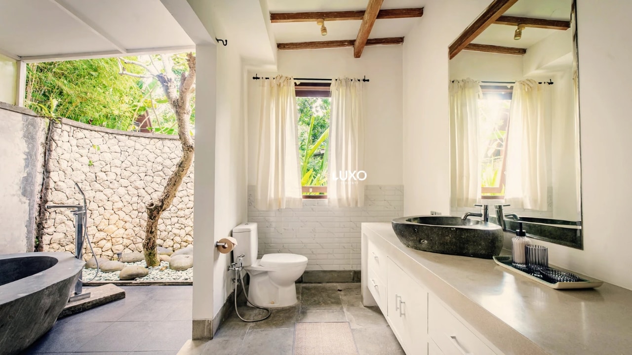 Villa 3 Bedrooms in Pererenan
