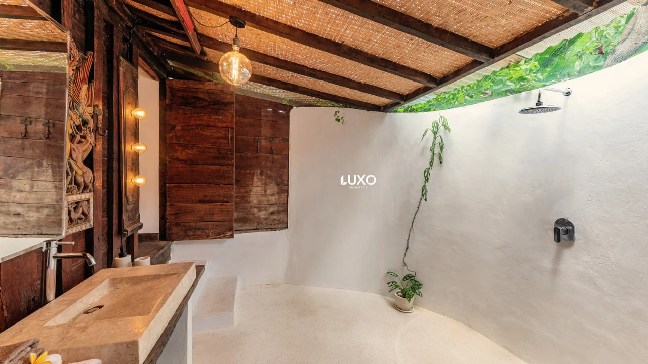 Villa 3 Bedrooms in Pererenan