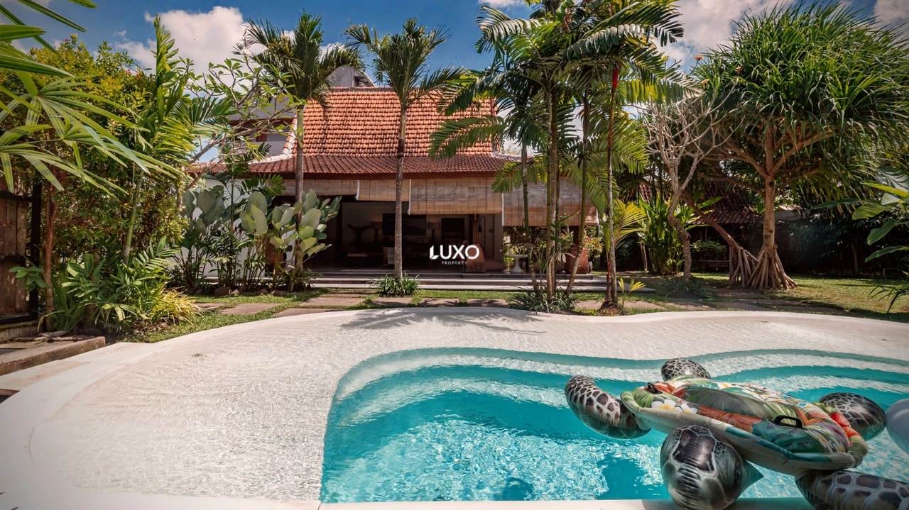 Villa 3 Bedrooms in Pererenan