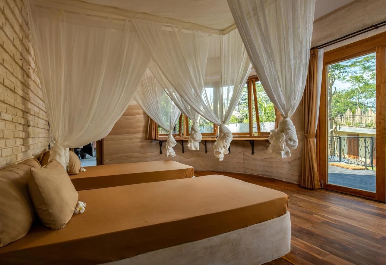 Spacious 4BR Villa w/ Rooftop Patio and