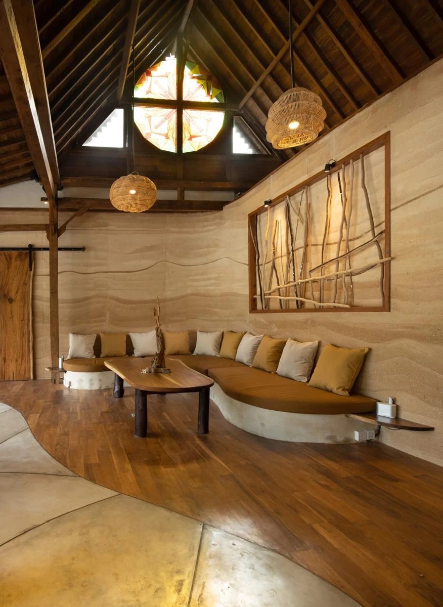 Spacious 4BR Villa w/ Rooftop Patio and