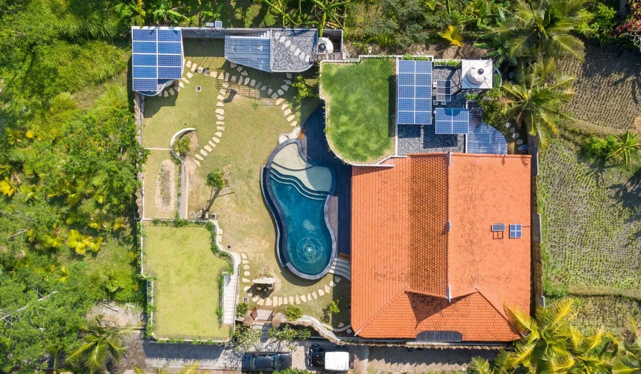Spacious 4BR Villa w/ Rooftop Patio and