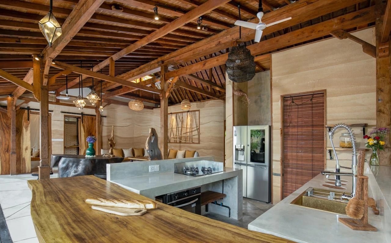Spacious 4BR Villa w/ Rooftop Patio and