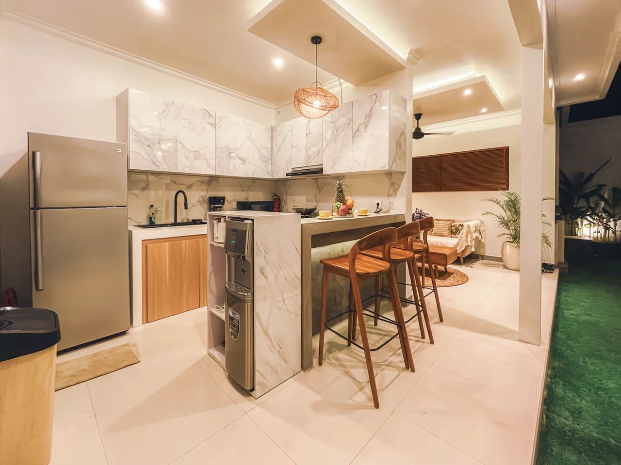 2UM6 — A relaxed open-living 2BR villa