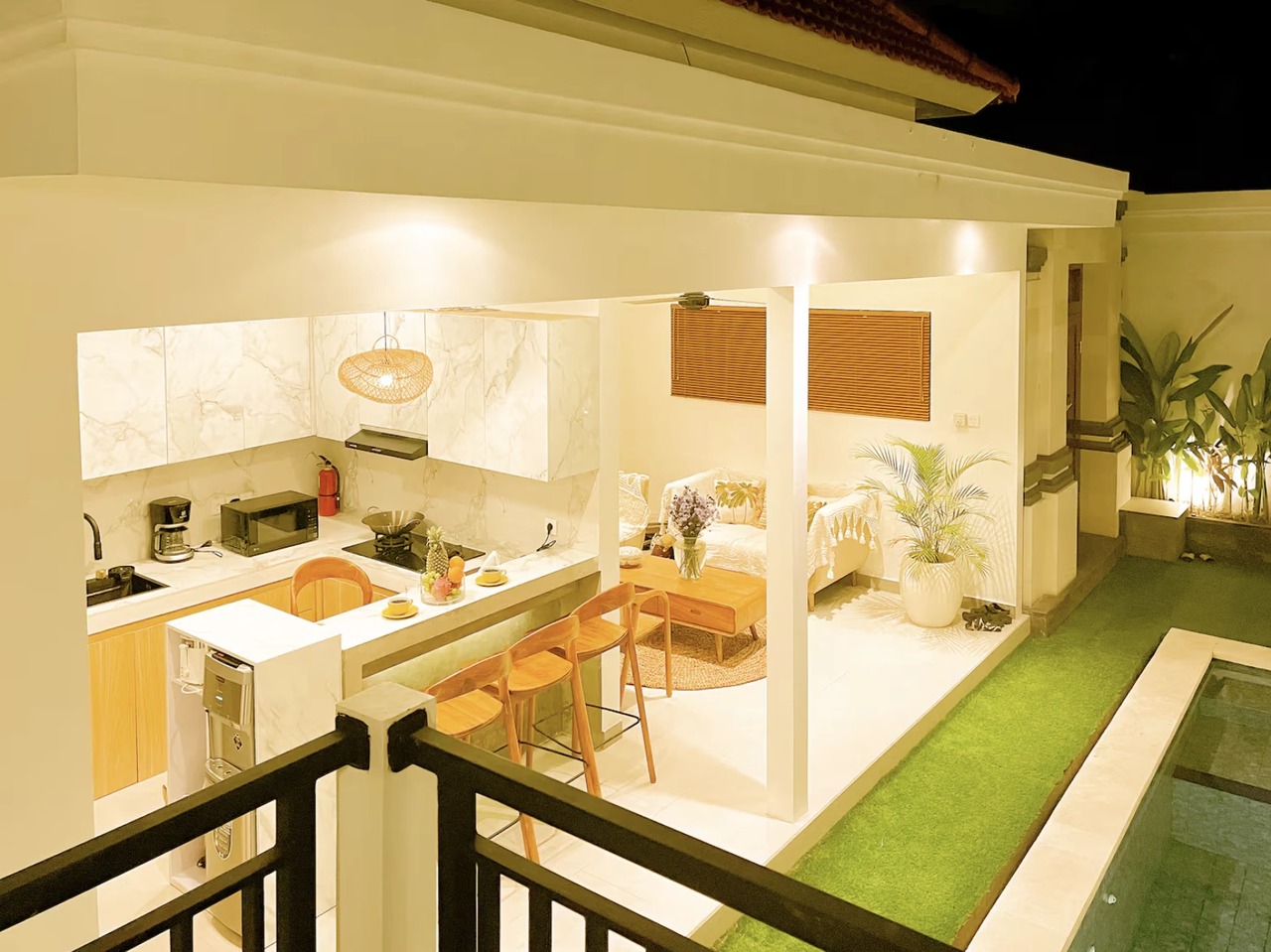 2UM6 — A relaxed open-living 2BR villa
