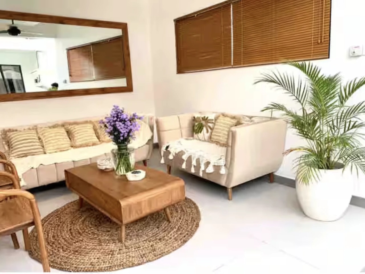 2UM6 — A relaxed open-living 2BR villa