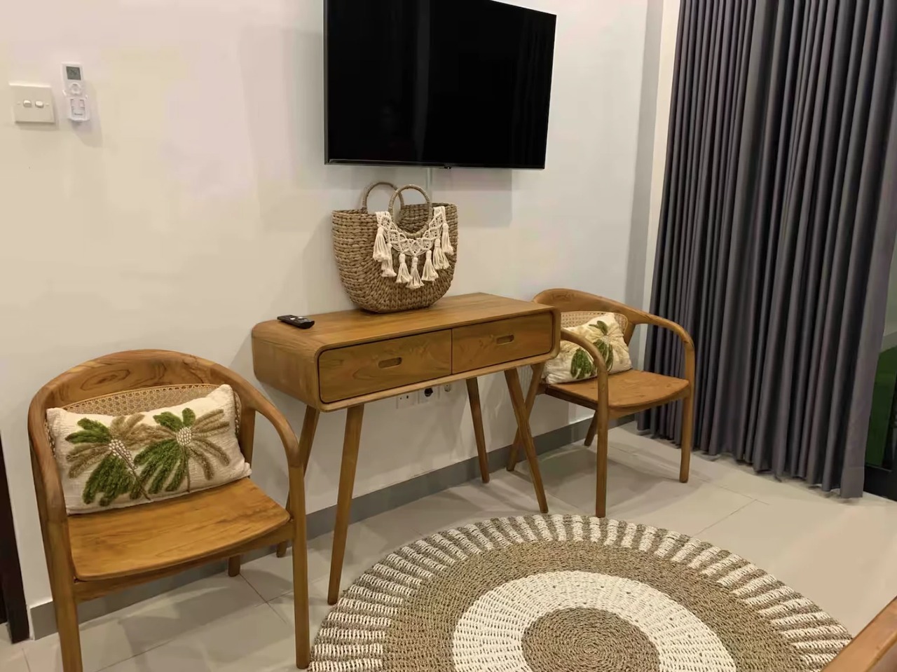 2UM6 — A relaxed open-living 2BR villa