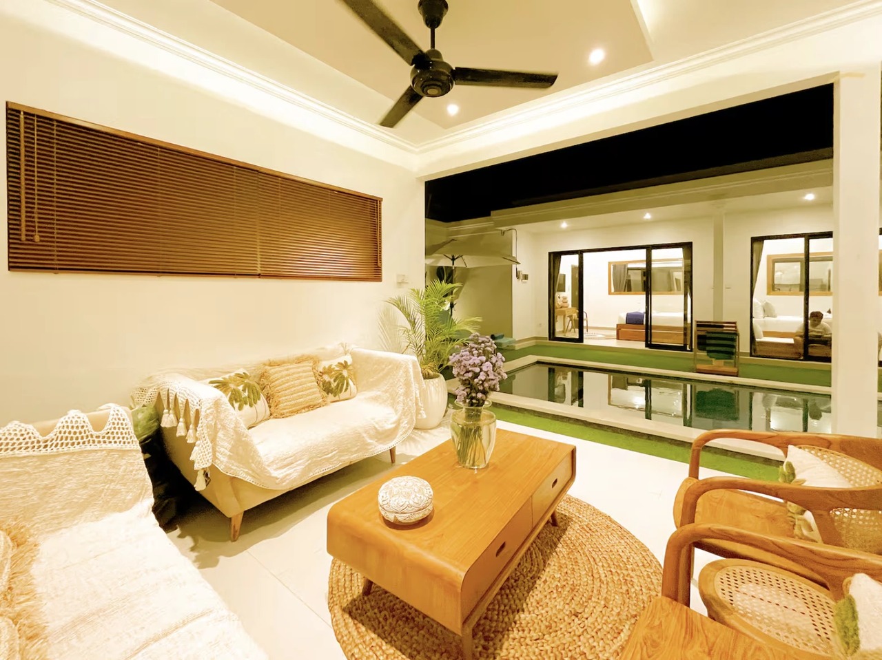 2UM6 — A relaxed open-living 2BR villa