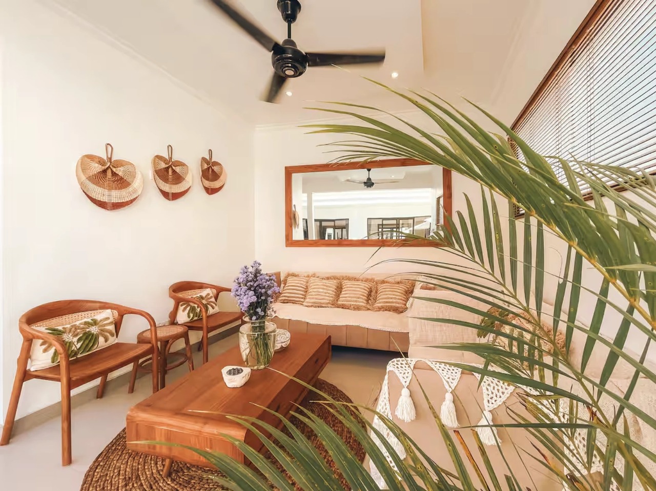 2UM6 — A relaxed open-living 2BR villa