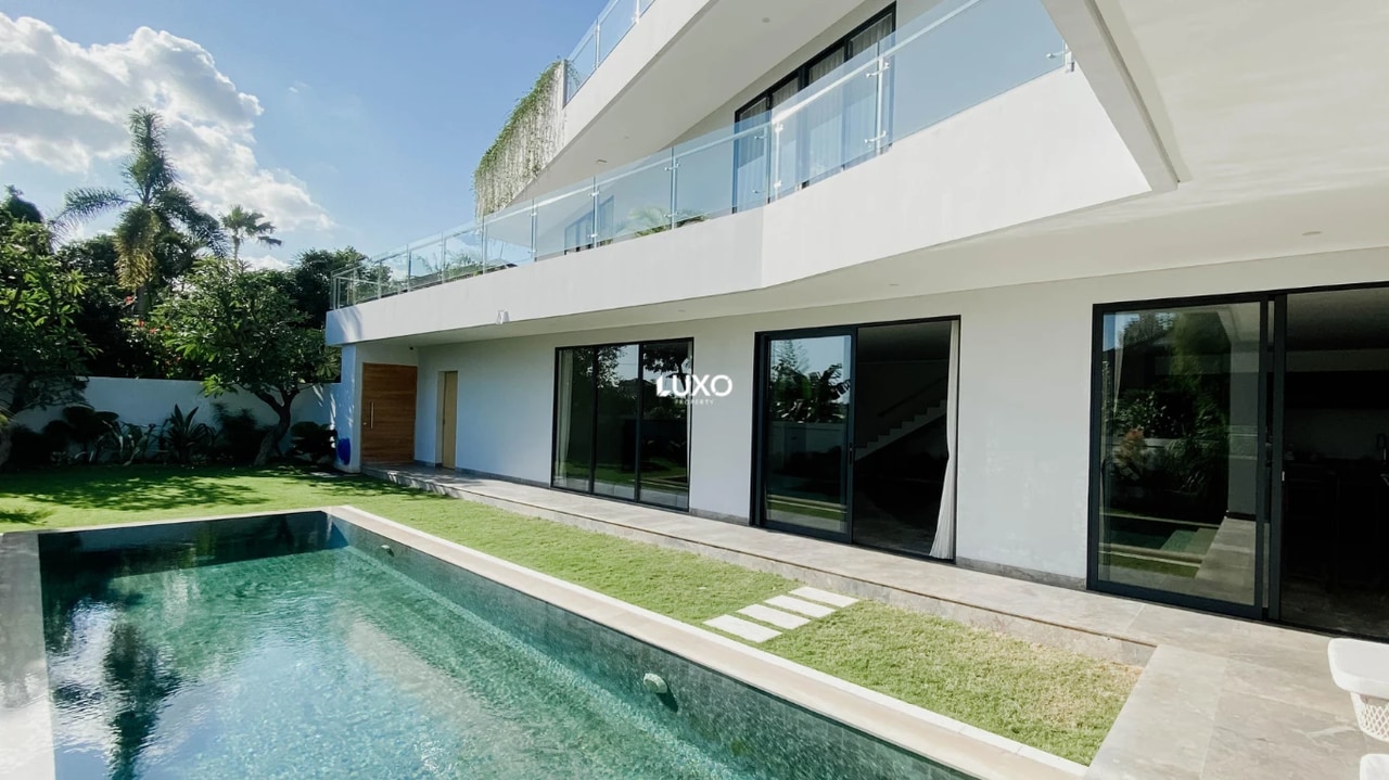 Modern 4 Bedrooms Villa in Pererenan