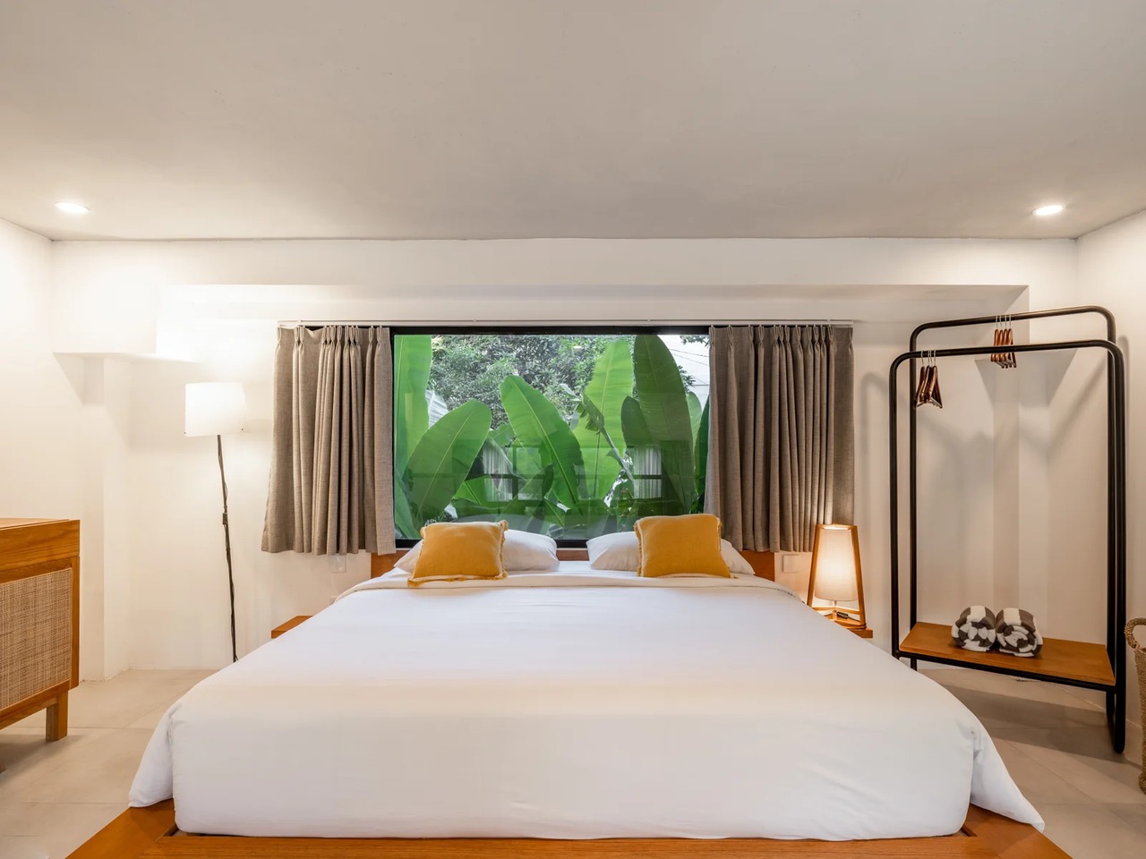 Stylish 1BR in Stunning Loft Complex