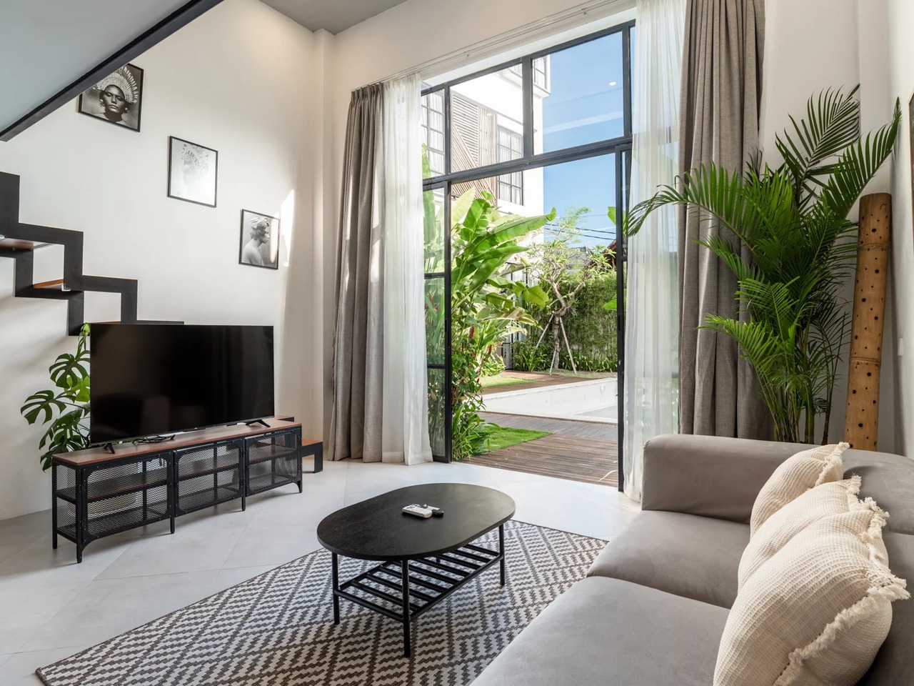 Stylish 1BR in Stunning Loft Complex