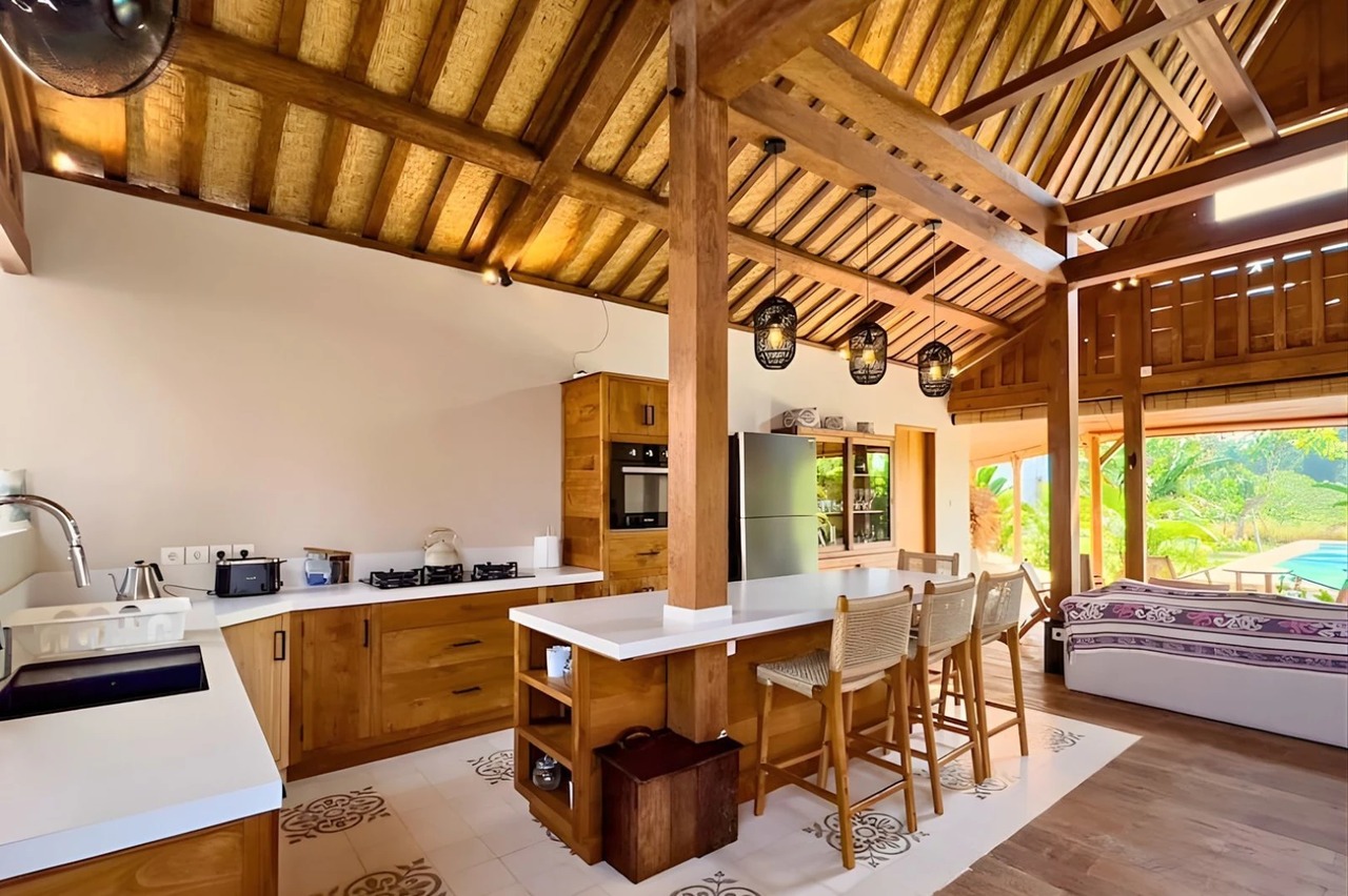 LEASEHOLD Combined Joglo & Modern Villa