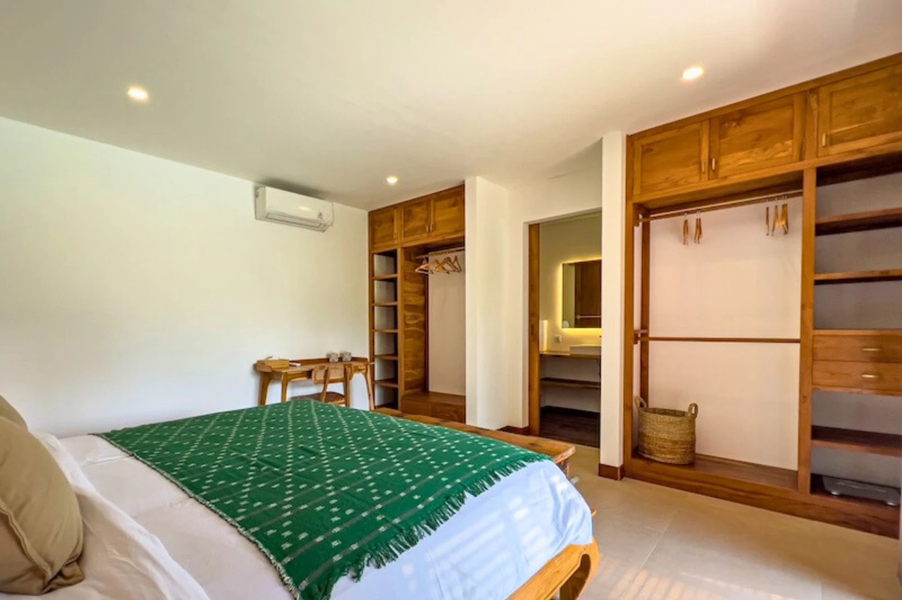 LEASEHOLD Combined Joglo & Modern Villa