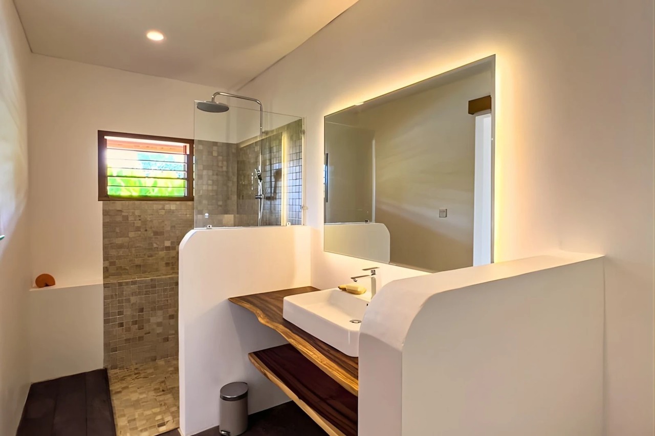 LEASEHOLD Combined Joglo & Modern Villa