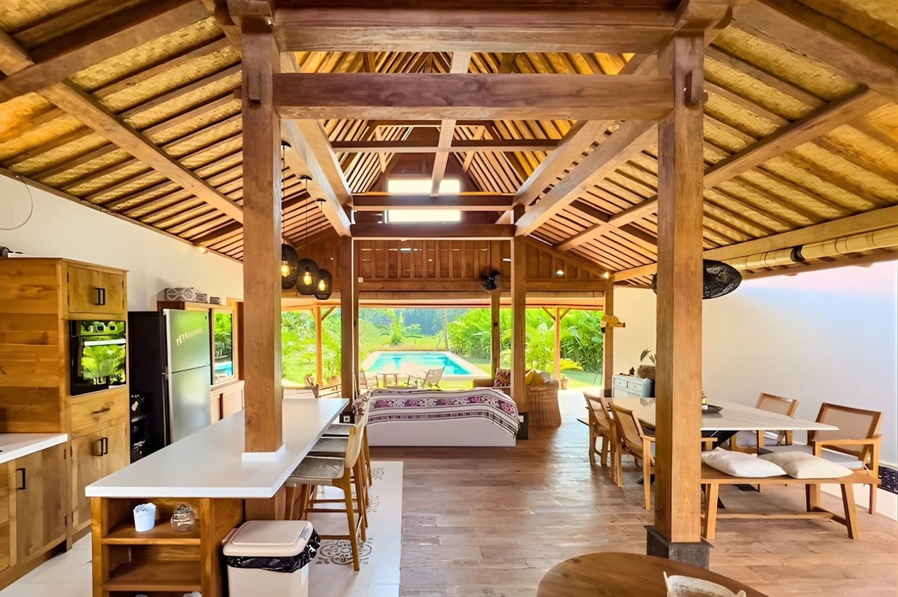 LEASEHOLD Combined Joglo & Modern Villa