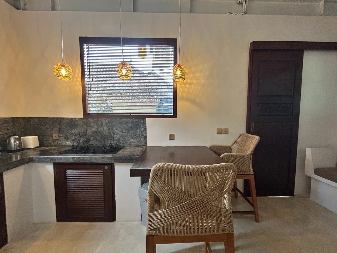 Minimalist 1BR Apartment w/ Pool