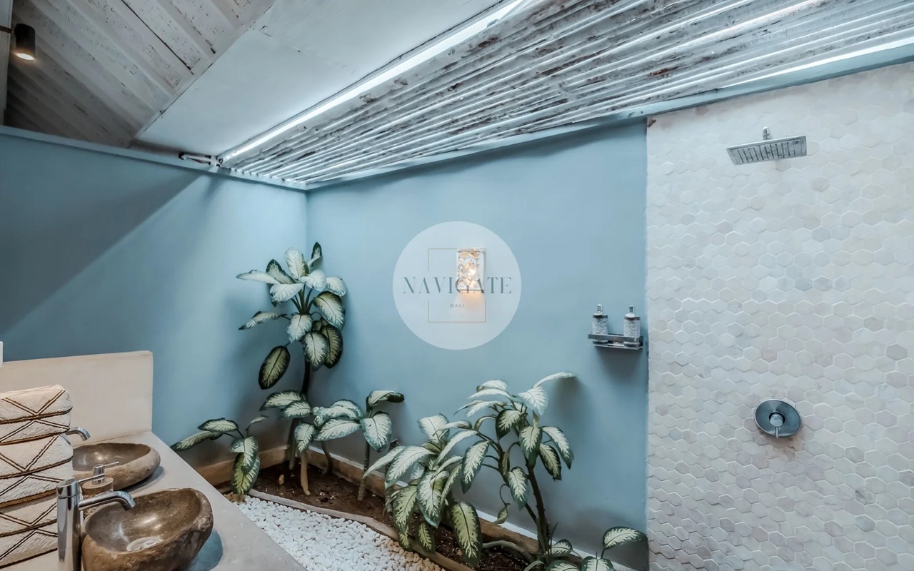 LOVELY 3BDRMS VILLA WITH A LARGE GARDEN