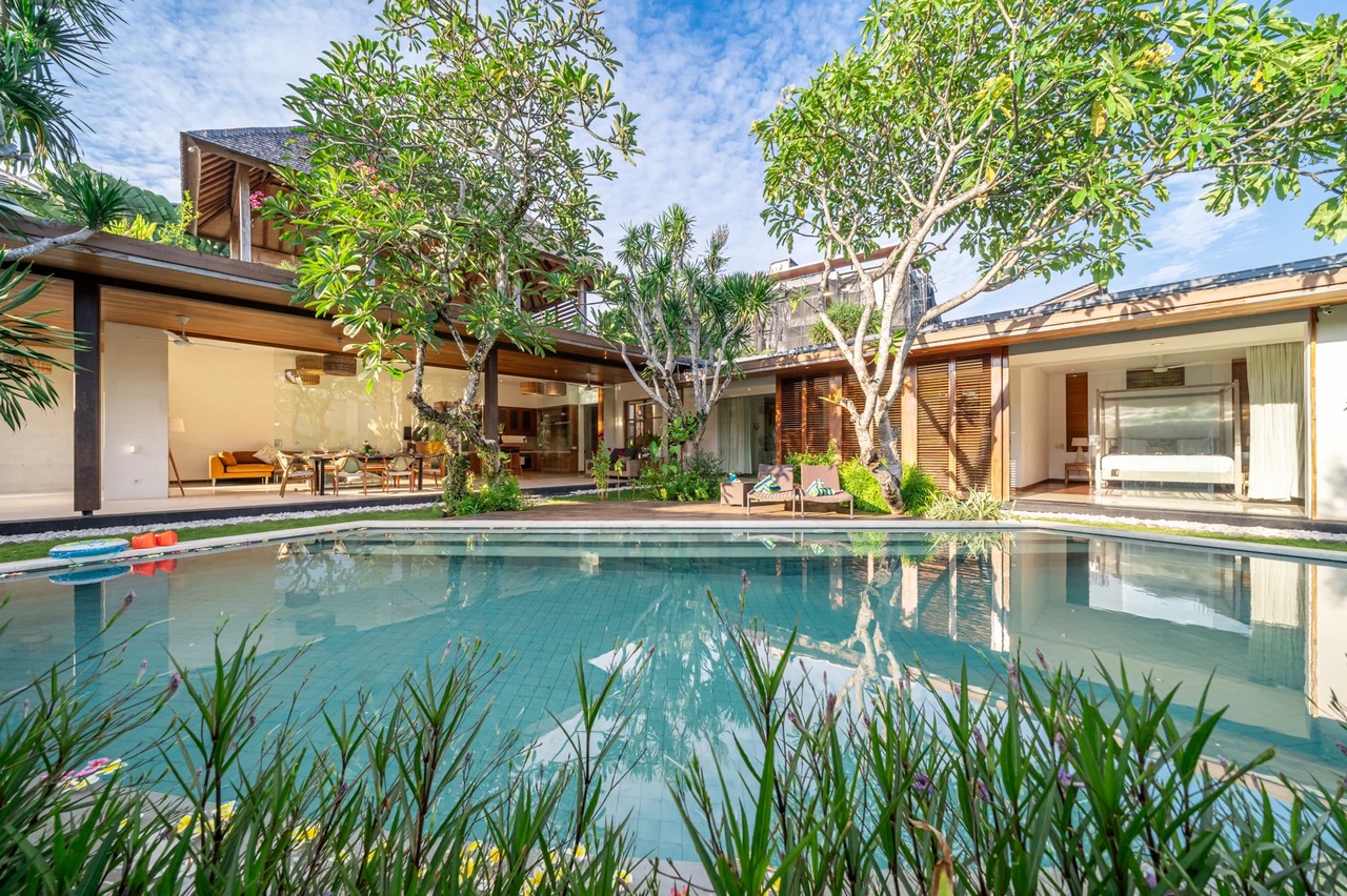 2BD + 1 Room Luxury Villa Ayuni Berawa