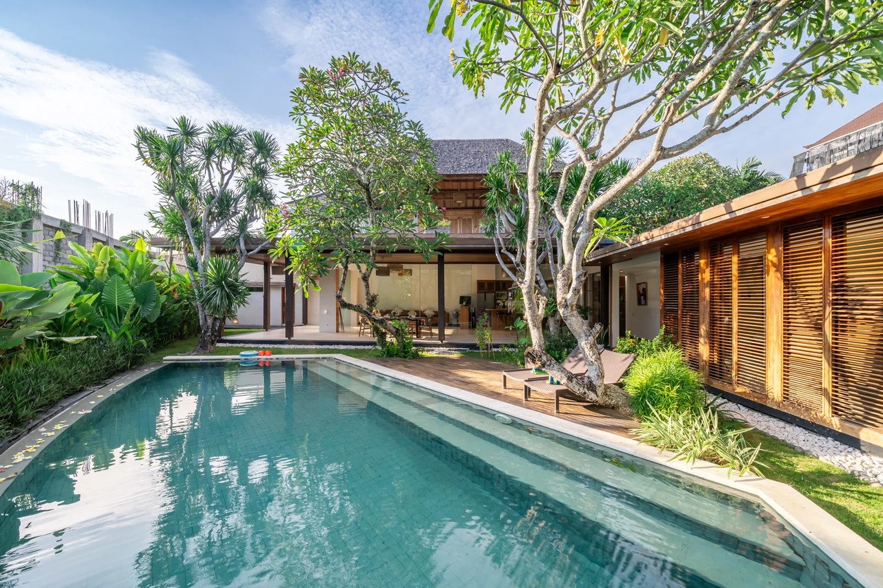 2BD + 1 Room Luxury Villa Ayuni Berawa
