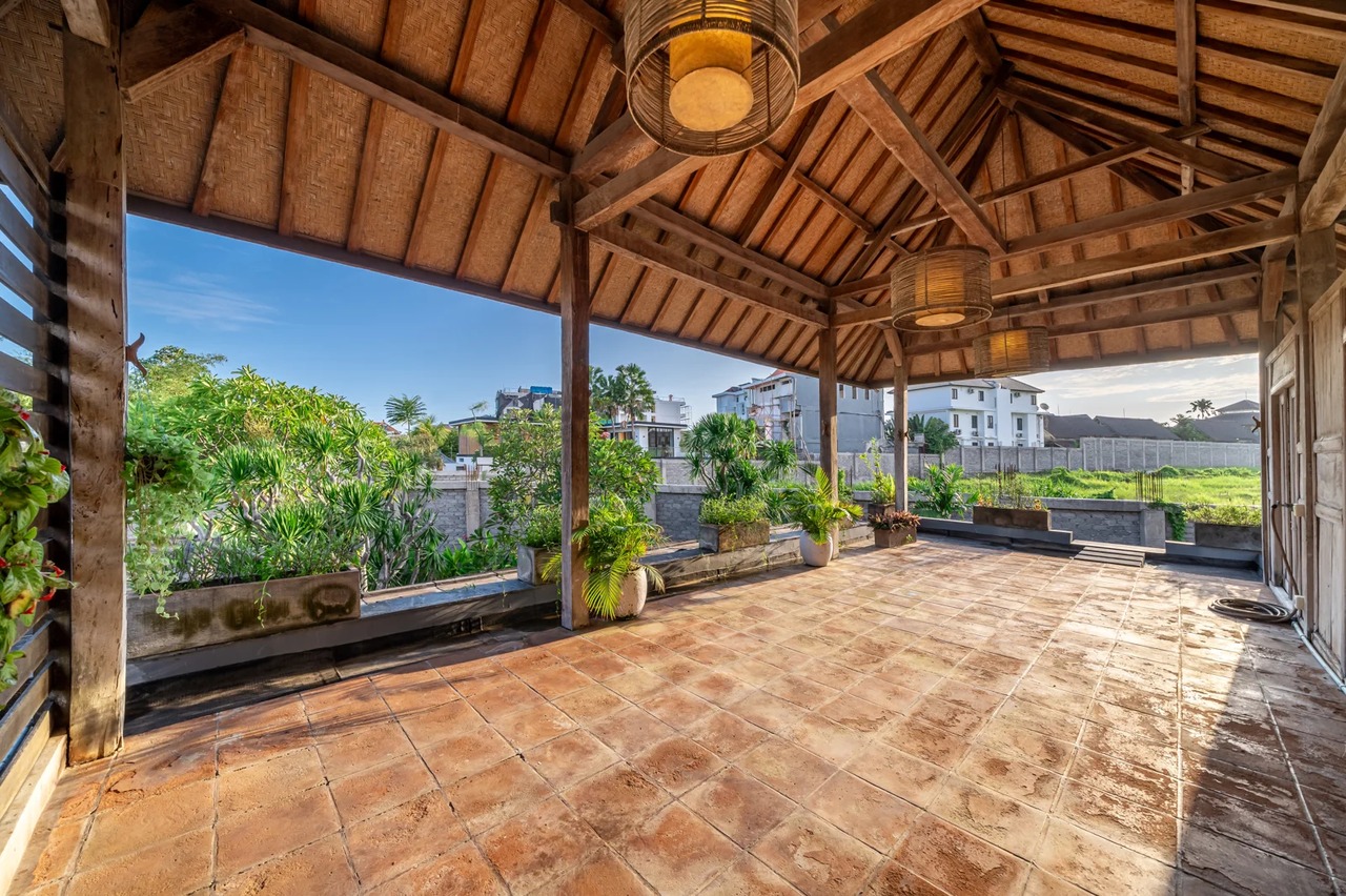 2BD + 1 Room Luxury Villa Ayuni Berawa