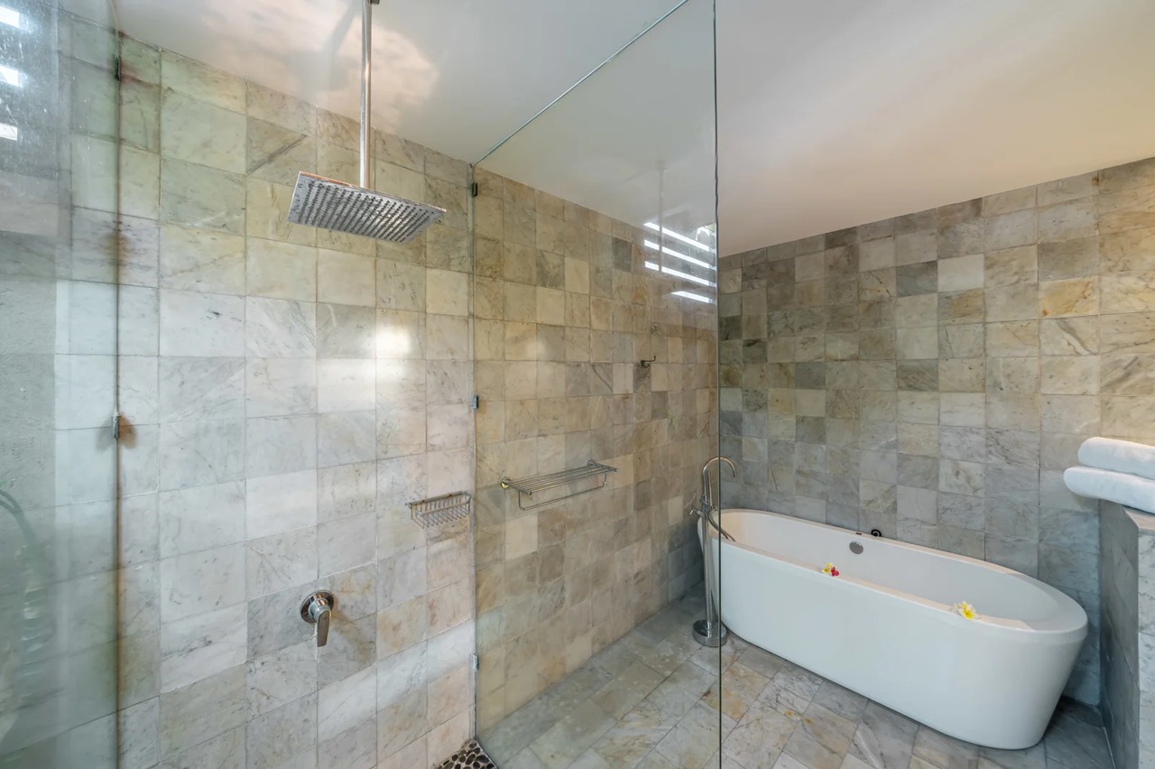 2BD + 1 Room Luxury Villa Ayuni Berawa