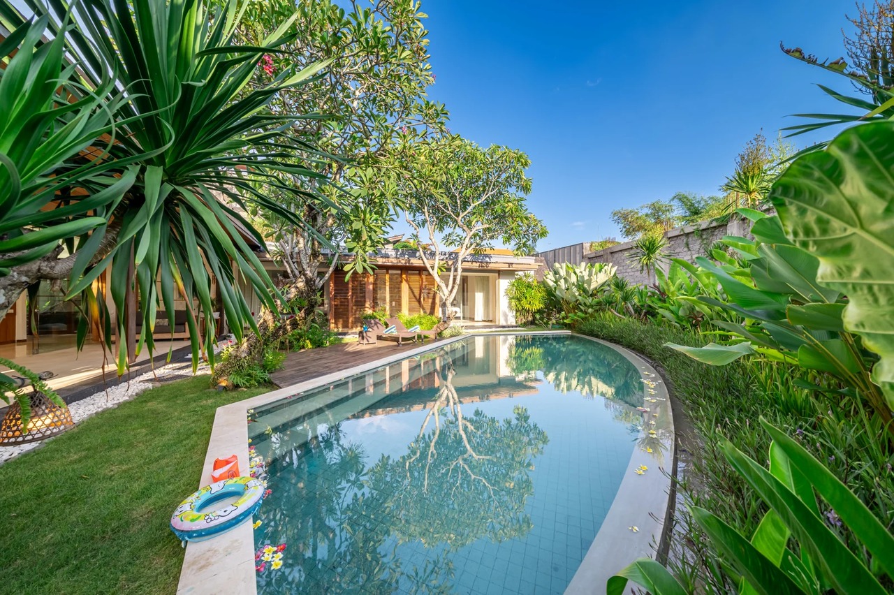 2BD + 1 Room Luxury Villa Ayuni Berawa