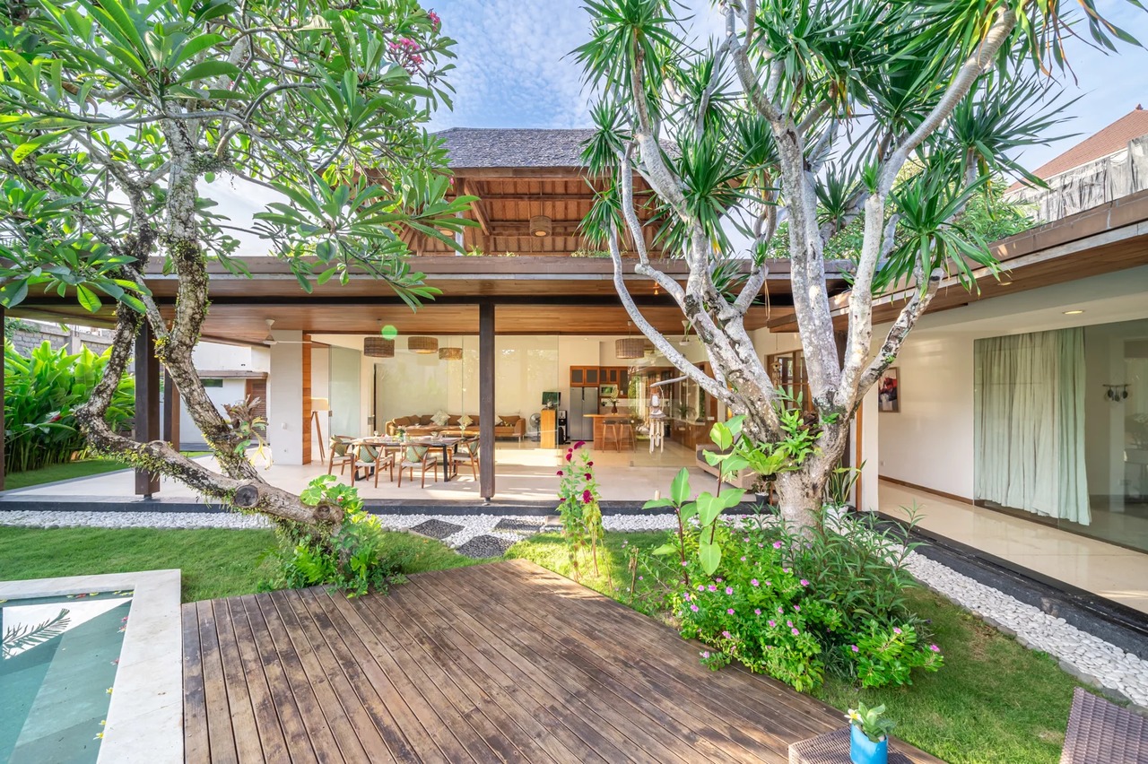 2BD + 1 Room Luxury Villa Ayuni Berawa