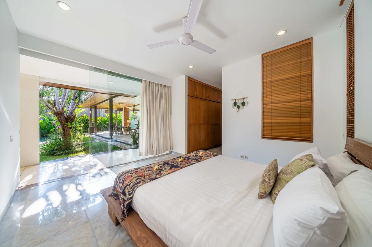 2BD + 1 Room Luxury Villa Ayuni Berawa