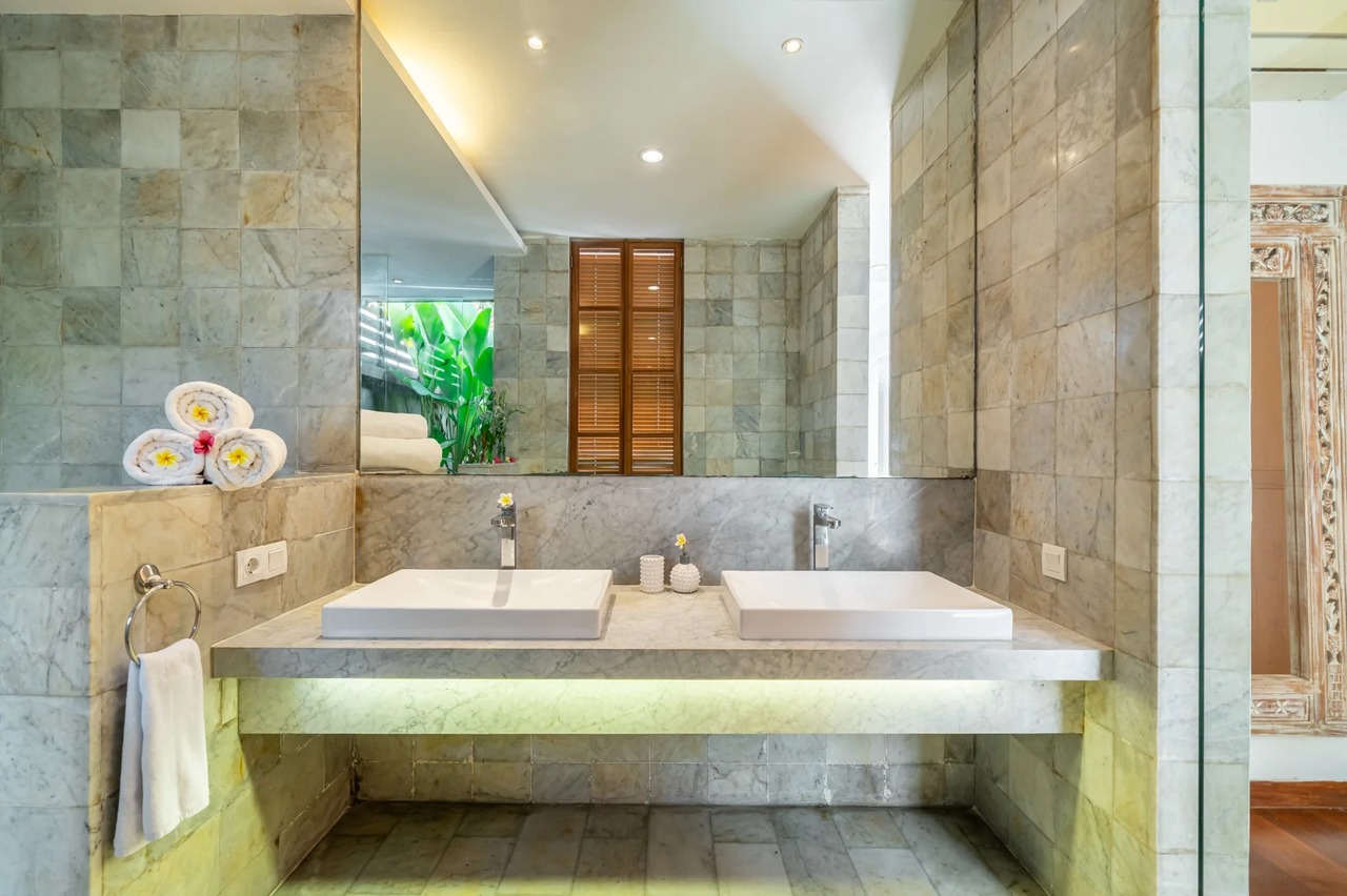 2BD + 1 Room Luxury Villa Ayuni Berawa