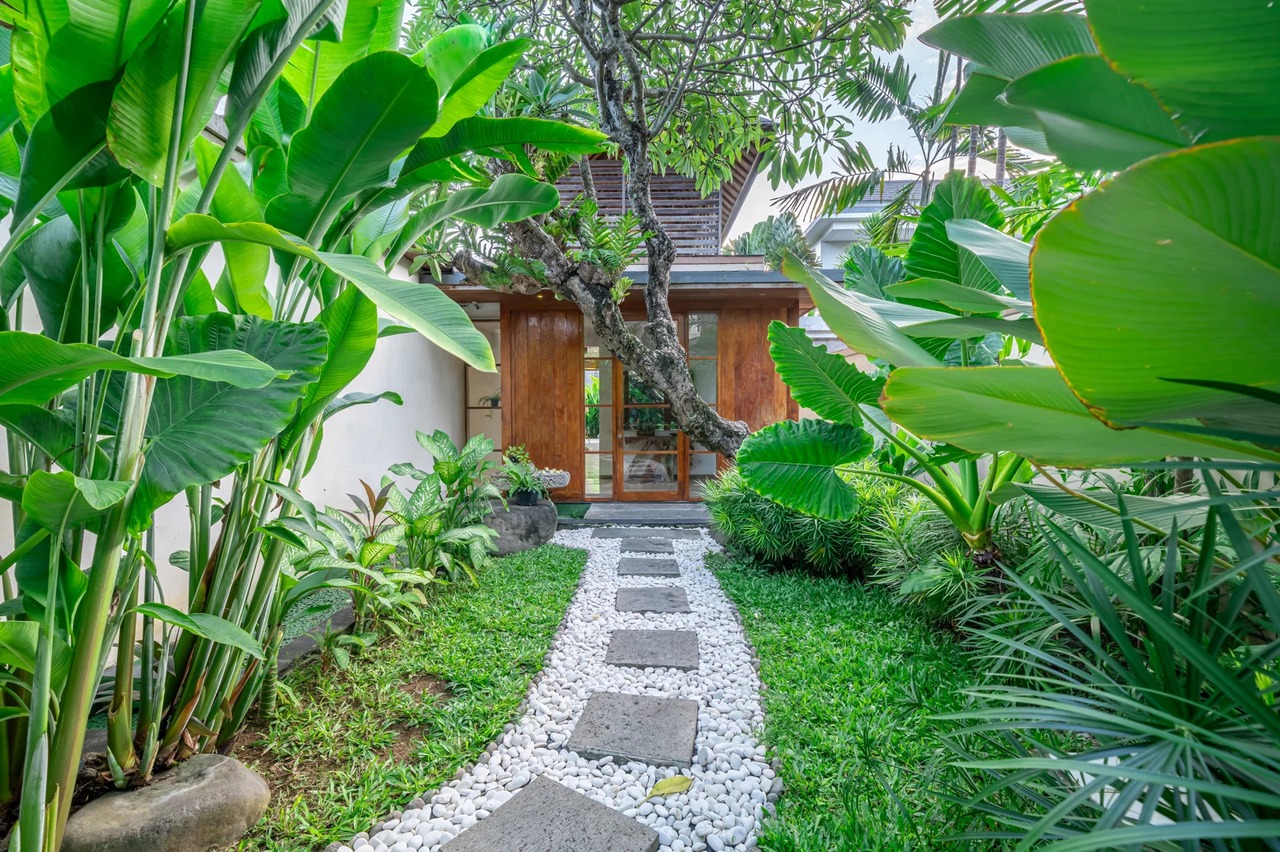 2BD + 1 Room Luxury Villa Ayuni Berawa