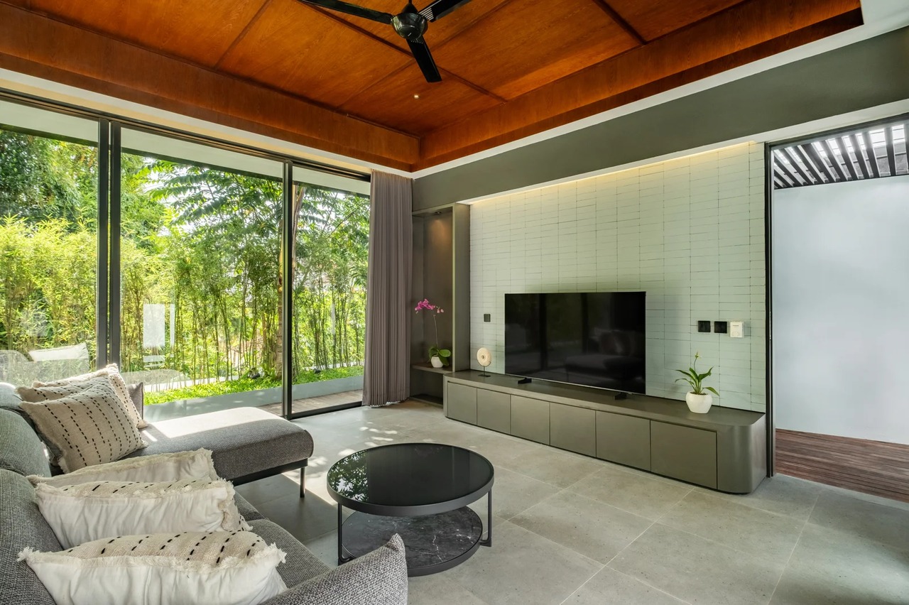 3 bedrooms villa with river view | Traff