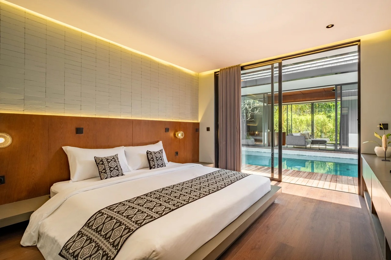 3 bedrooms villa with river view | Traff