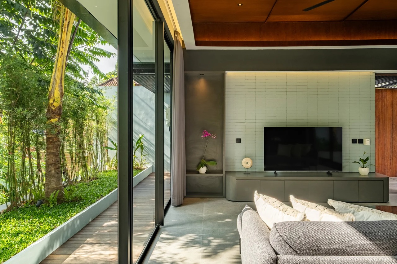 3 bedrooms villa with river view | Traff