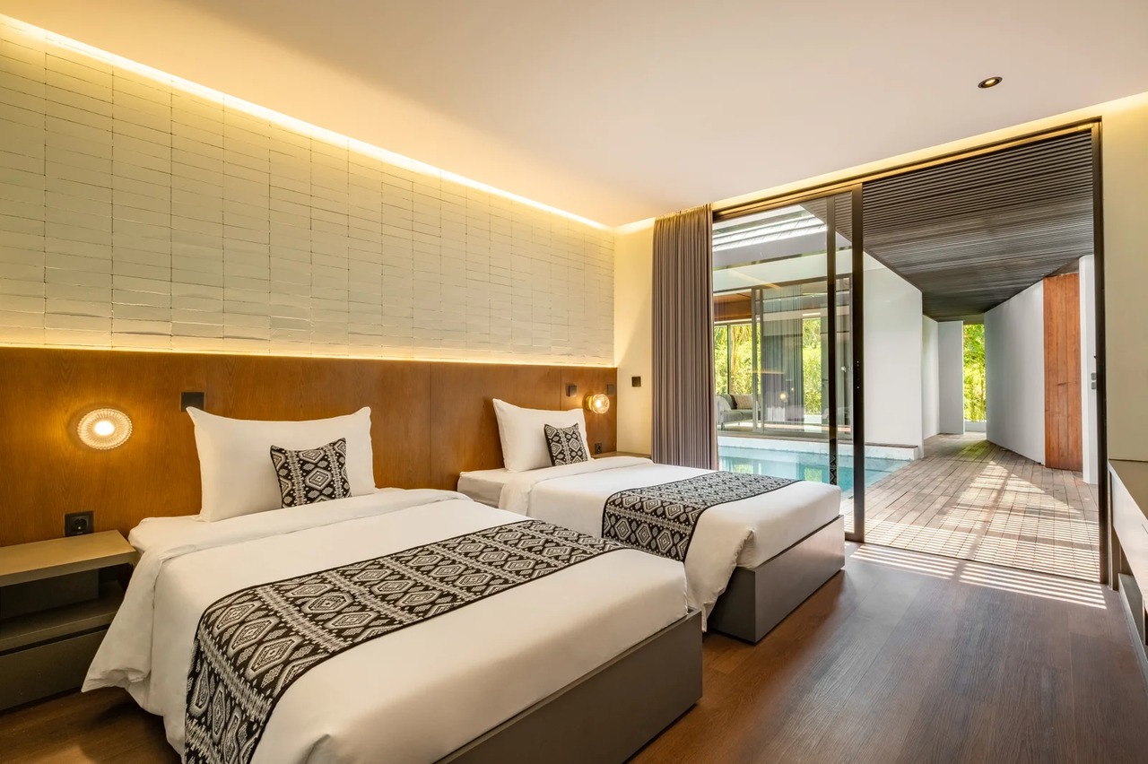 3 bedrooms villa with river view | Traff
