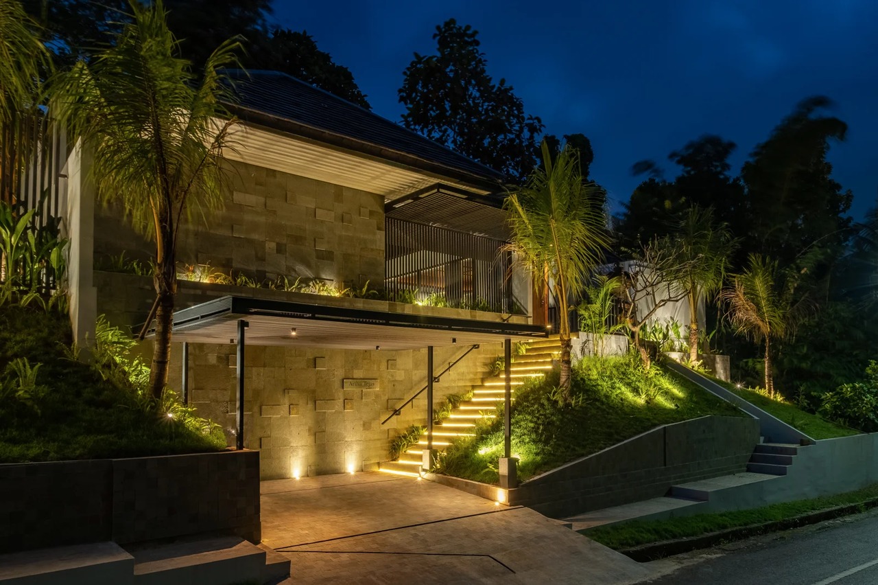 3 bedrooms villa with river view | Traff