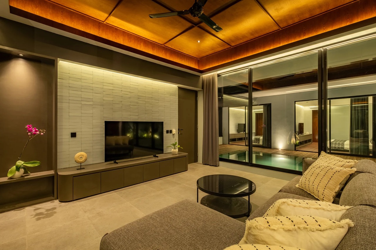 3 bedrooms villa with river view | Traff