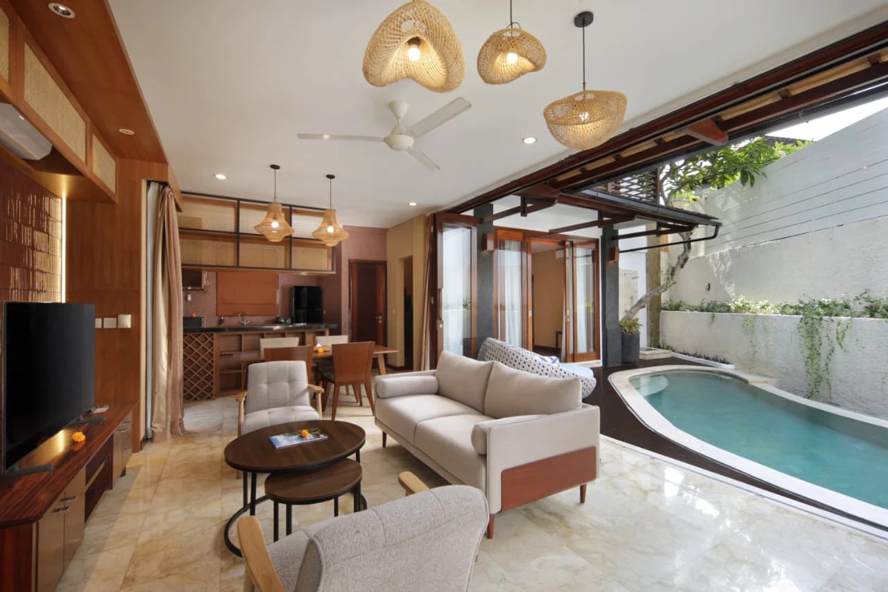 Modern 3 Bedrooms Villa in Batu Bolong