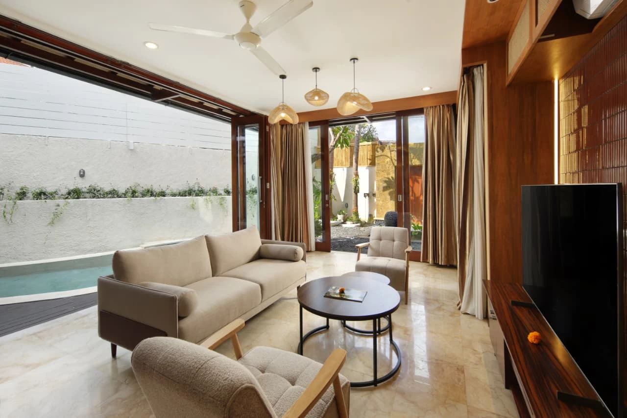 Modern 3 Bedrooms Villa in Batu Bolong