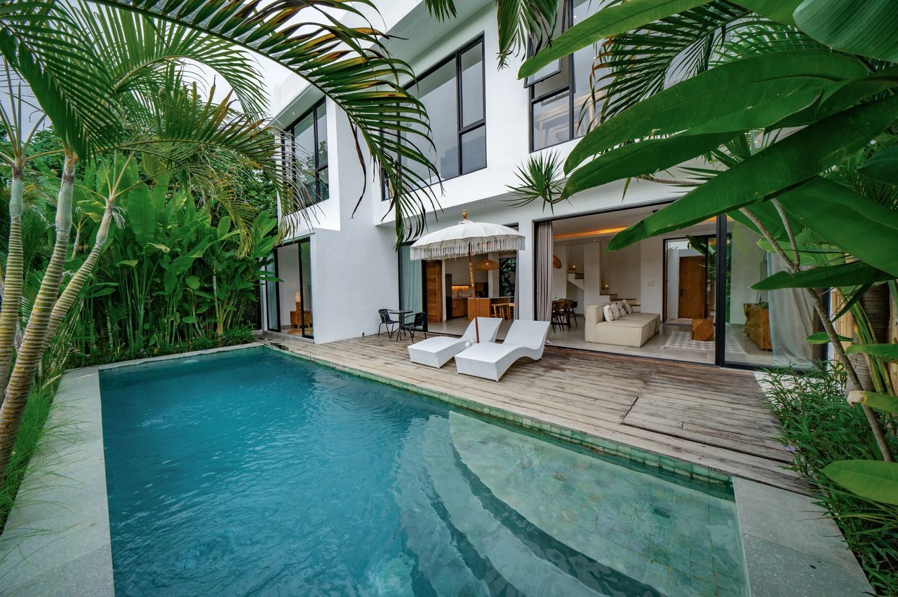 Stylish 4BR Villa with Jungle View