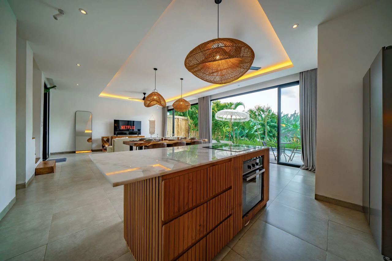 Stylish 4BR Villa with Jungle View