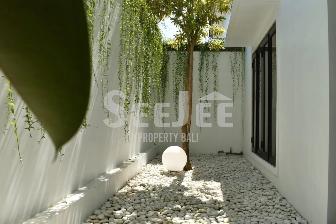 ELEGANT VILLA FOR SALE IN JIMBARAN